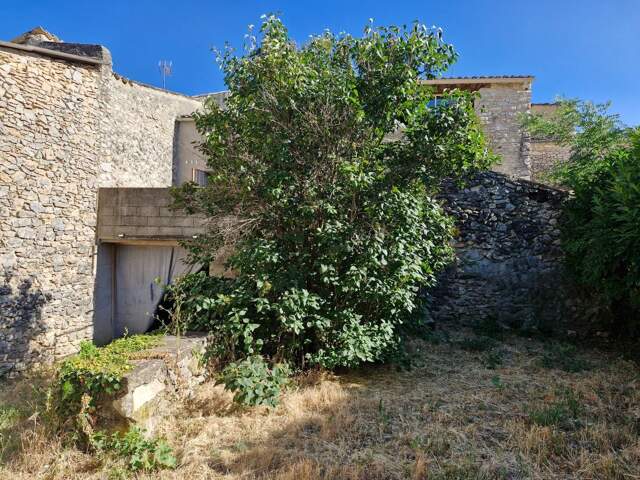Pays de Banon, maison en pierres avec jardin, terrasse, caves et grenier — photo du bien