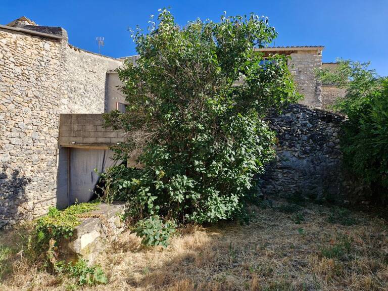 Pays de Banon, maison en pierres avec jardin, terrasse, caves et grenier — photo 1