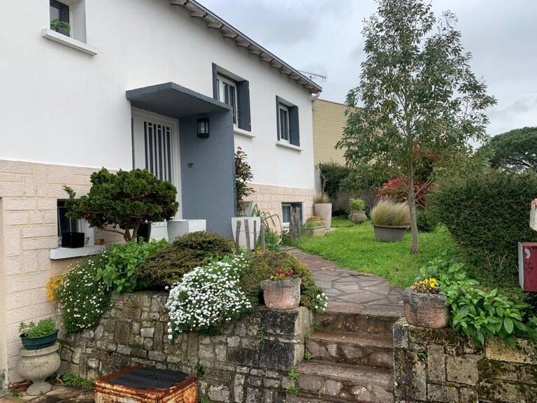 Centre ville de Lagord, Jardin, Garage — photo 1