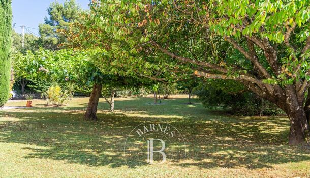 Villa / Maison 8 pièces  à vendre Venelles 13770