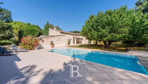 Villa / Maison 8 pièces  à vendre Venelles 13770