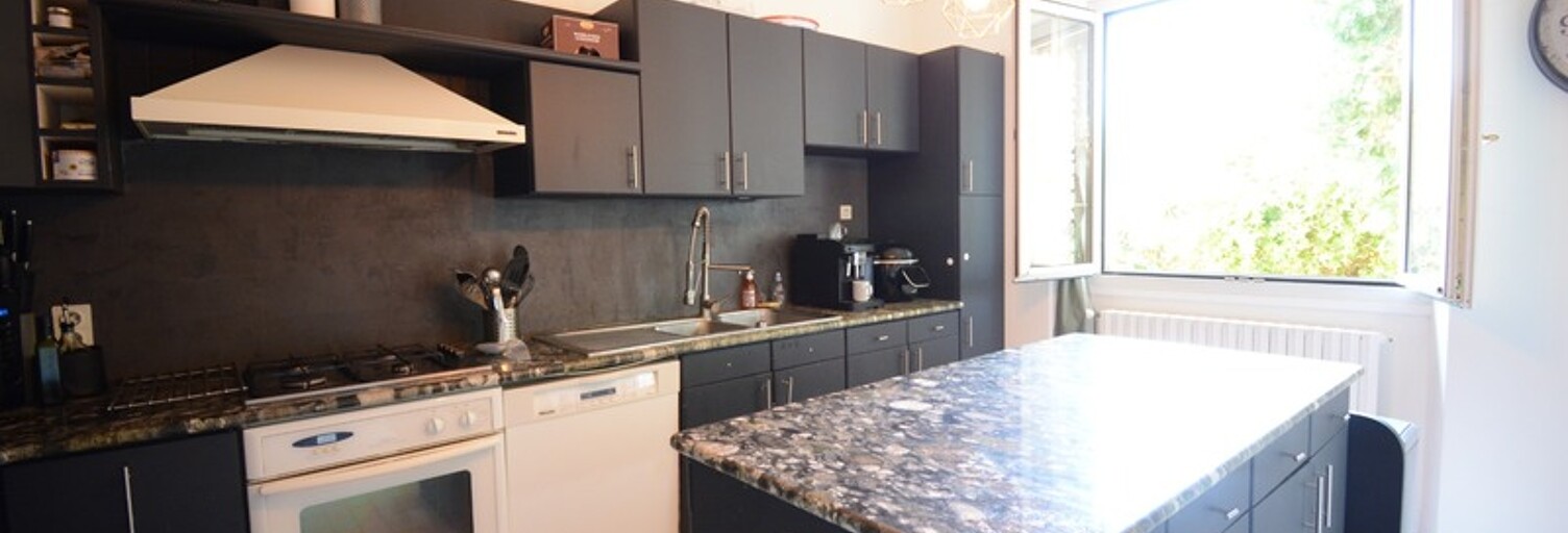 Maison 7 Pièces 221 m² à vendre à La Rochefoucauld-en-Angoumois (16110)