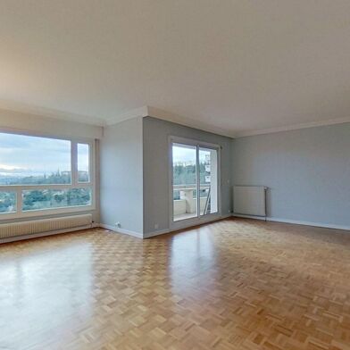 Appartement 5 pièces 1520 €