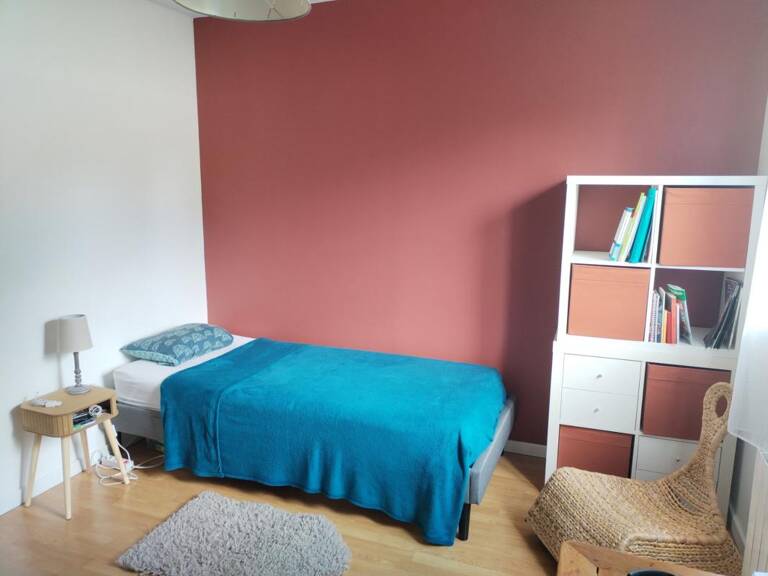 CHAMBRE EN COLOCATION MEUBLÉ - A LOUER SUR SAINT GENIS LAVAL — photo 1