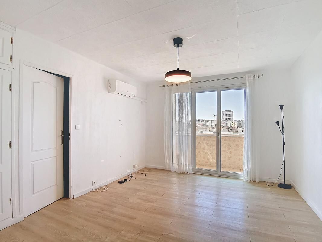 Photo Appartement T3 en dernier étage à vendre sur TOULON Ouest, lumineux, parking collectif sécurisé image 3/4