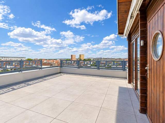 Appartement À Vendre — photo du bien