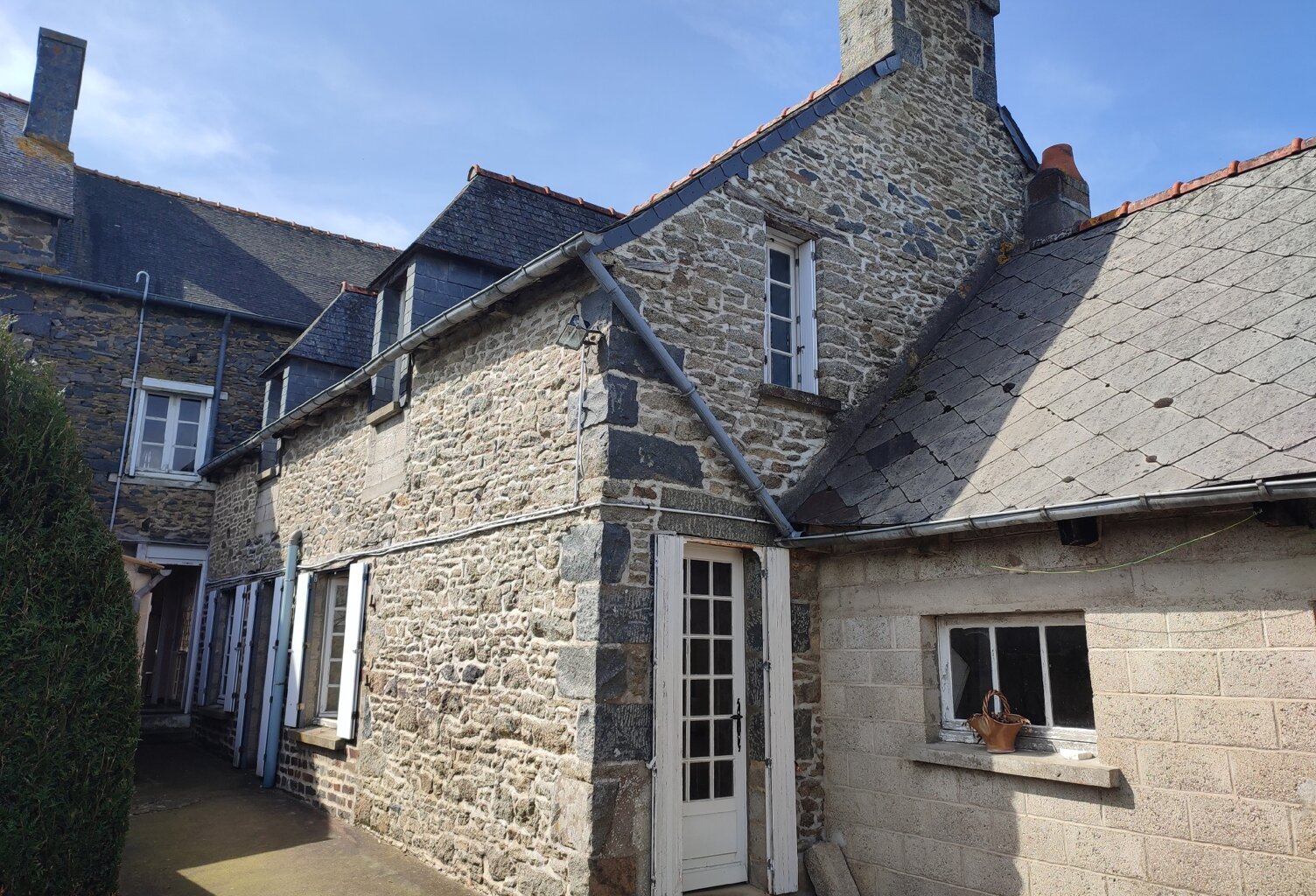 A VENDRE - SOQUET IMMOBILIER MAISON FAMILIALE 5 CHAMBRES - LANGOURLA — photo 1