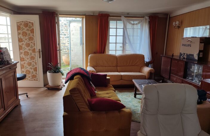 A VENDRE - SOQUET IMMOBILIER MAISON FAMILIALE 5 CHAMBRES - LANGOURLA — photo 4