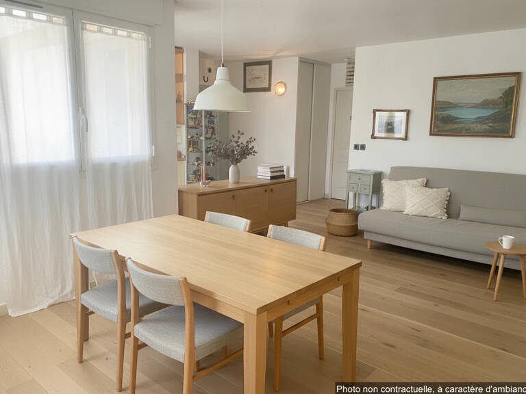 Exclusivité - Beau 2 pièces avec terrasse et parking en supp — photo 1