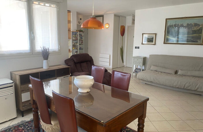 Exclusivité - Beau 2 pièces avec terrasse et parking en supp — photo 2