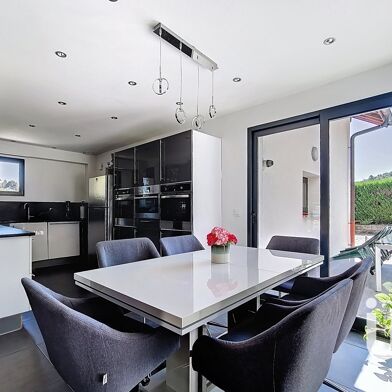 Maison 5 pièces 590000 €