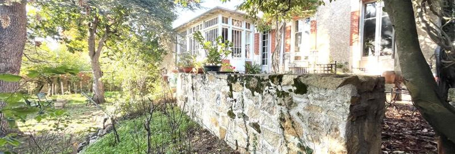 Maison 11 Pièces 222 m² à vendre à Saint-Amand-Montrond (18200)