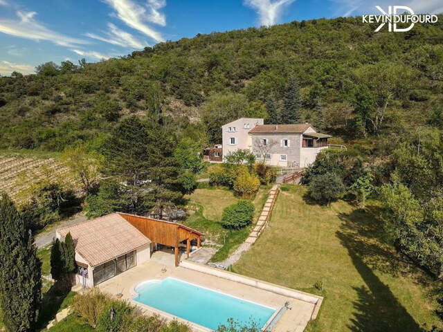 Maison de 160m² sur un terrain de 6000m² à — photo du bien