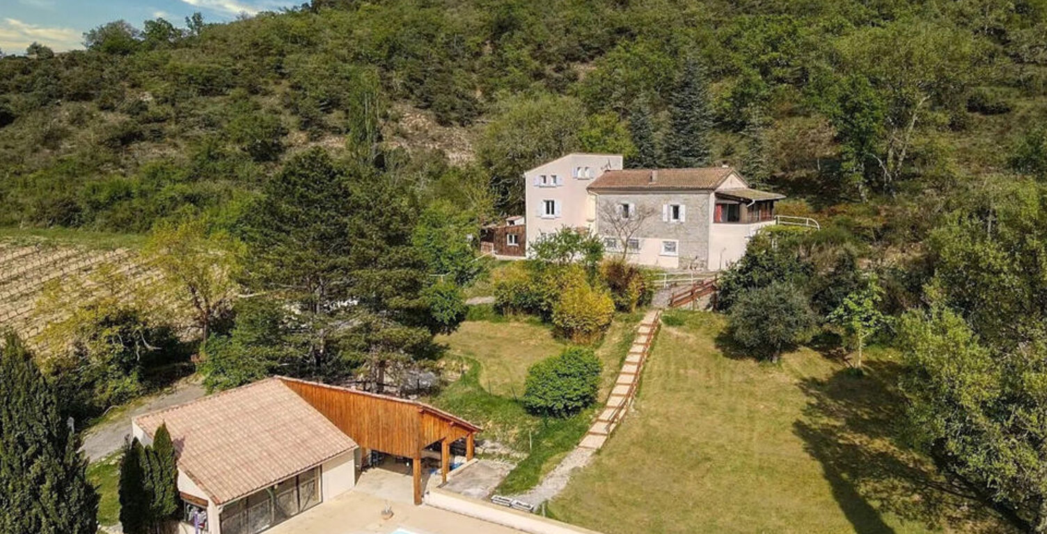 Maison de 160m² sur un terrain de 6000m² à — photo 1
