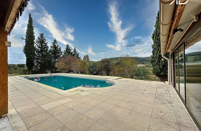 Maison de 160m² sur un terrain de 6000m² à — photo 2