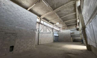 Local industriel  220 m² à louer à Nanterre (92000)