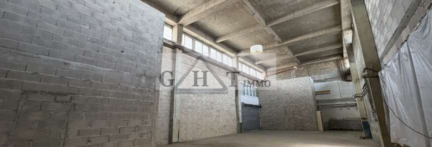 Local industriel  220 m² à louer à Nanterre (92000)