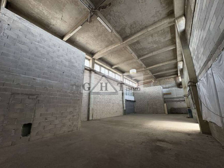 Local d'activités 220m2 A louer Nanterre — photo 1