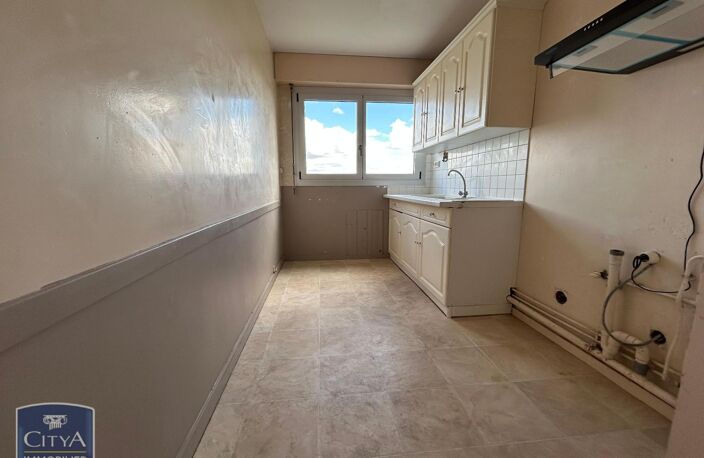 Vente appartement 4 pièces 89 m² Poitiers (86000) — photo 2