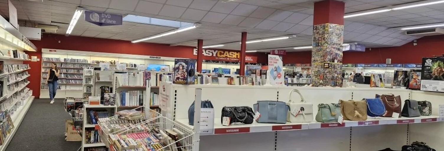 Commerce  715 m² à louer à Angoulême (16000)