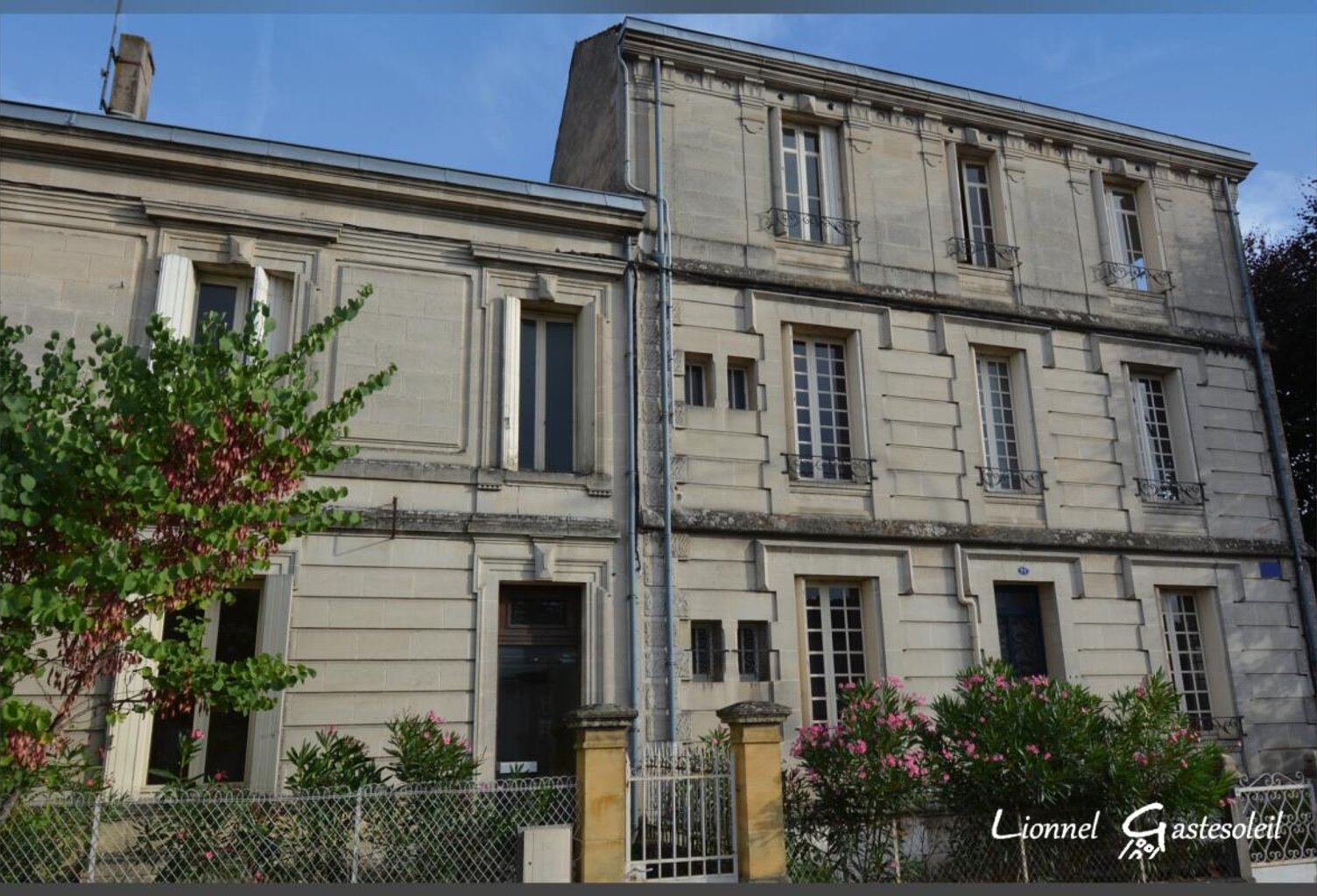 Maison bourgeoise de caractère  à vendre 16 pièces SAINTE FOY LA GRANDE (33) — photo 1