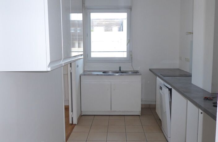 Chartres agglomération bel appartement  3 chambres Terrasse triple exposition de 60m2 — photo 3