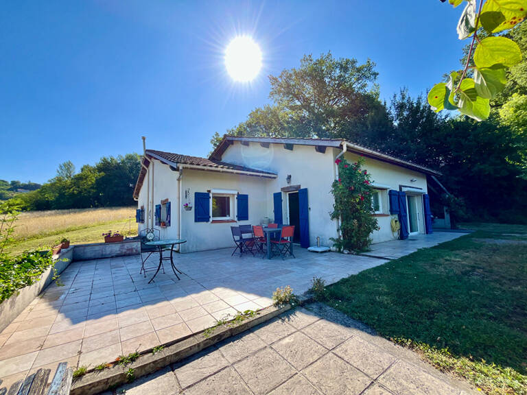 Dans le secteur de Pujols, au coeur du Lot-et-Garonne, proche de toutes les commodités, cette ravissante maison d'environ 107,15 m² vous séduira par son emplacement privilégié et sa vue imprenable. Elle se compose d'un vaste salon/séjour lumineux d'enviro — photo 1