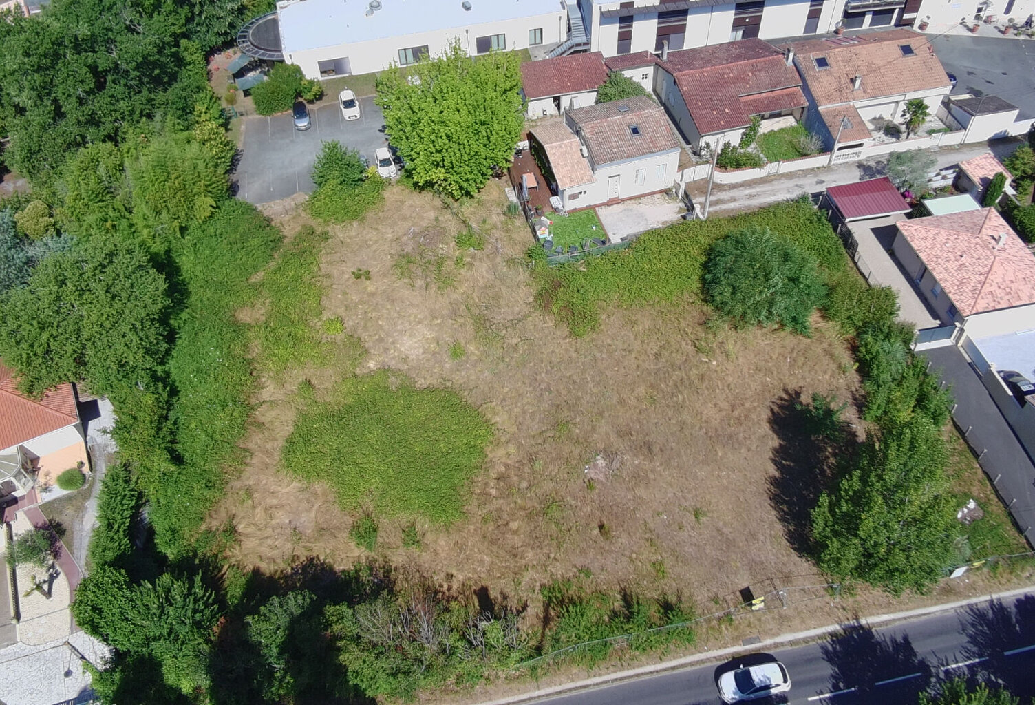 Martignas - Terrain à bâtir de 1 159 m² ? Proximité centre-ville — photo 1