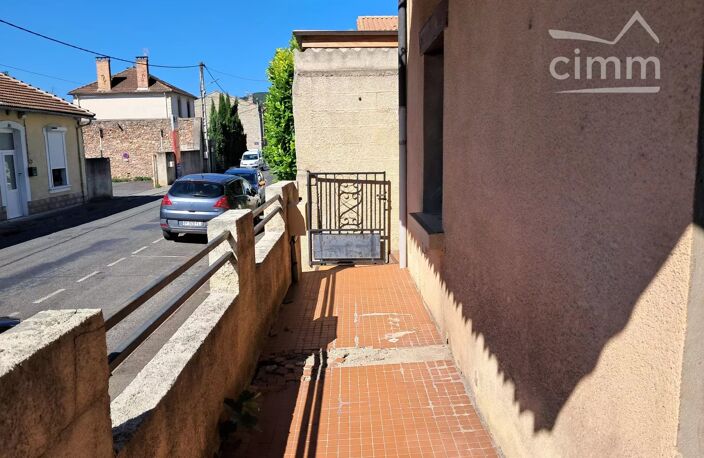 A vendre maison de village avec cour, terrasse et garage — photo 3