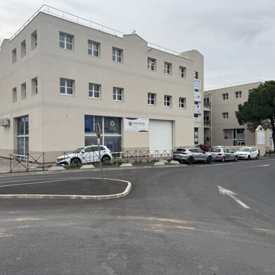 Commerce  367200 €