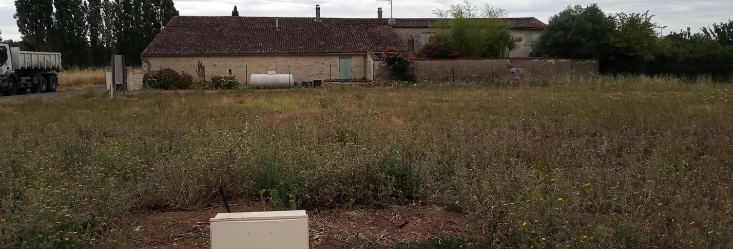 Terrain  606 m² à vendre à Montpellier-de-Médillan (17260)
