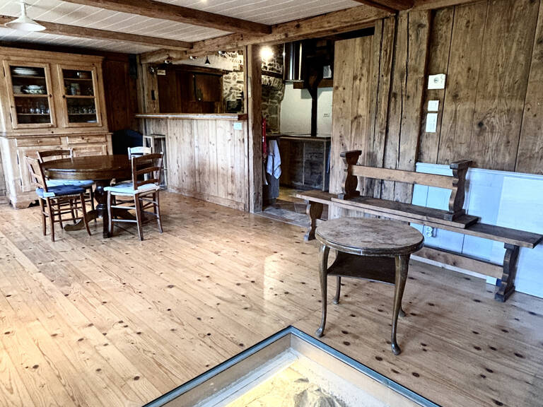 MAISON ANCIENNE BAIGNEE DE CALME ET DE VERDURE — photo 1