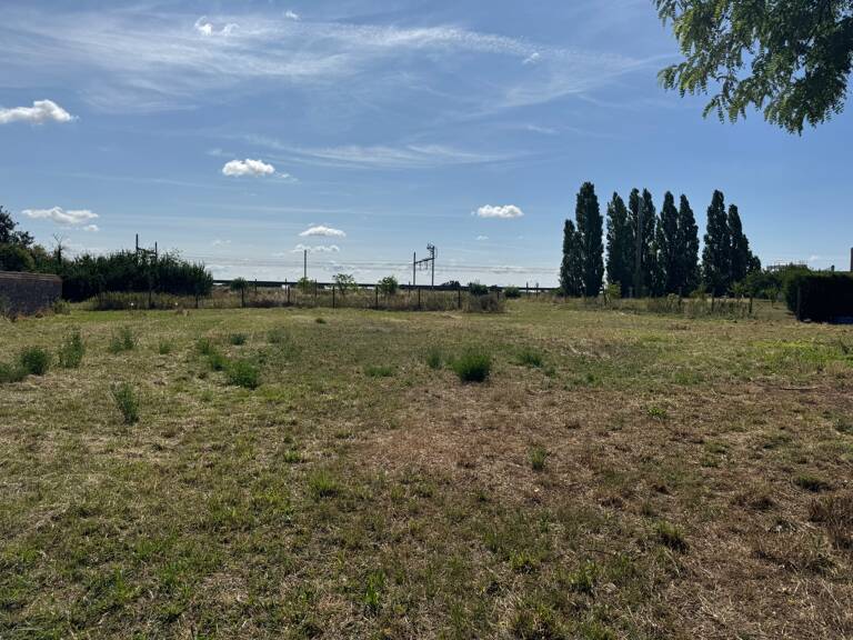 Terrain à vendre – 1 160 m² – Artenay (45410) – 58 000 € — photo 1
