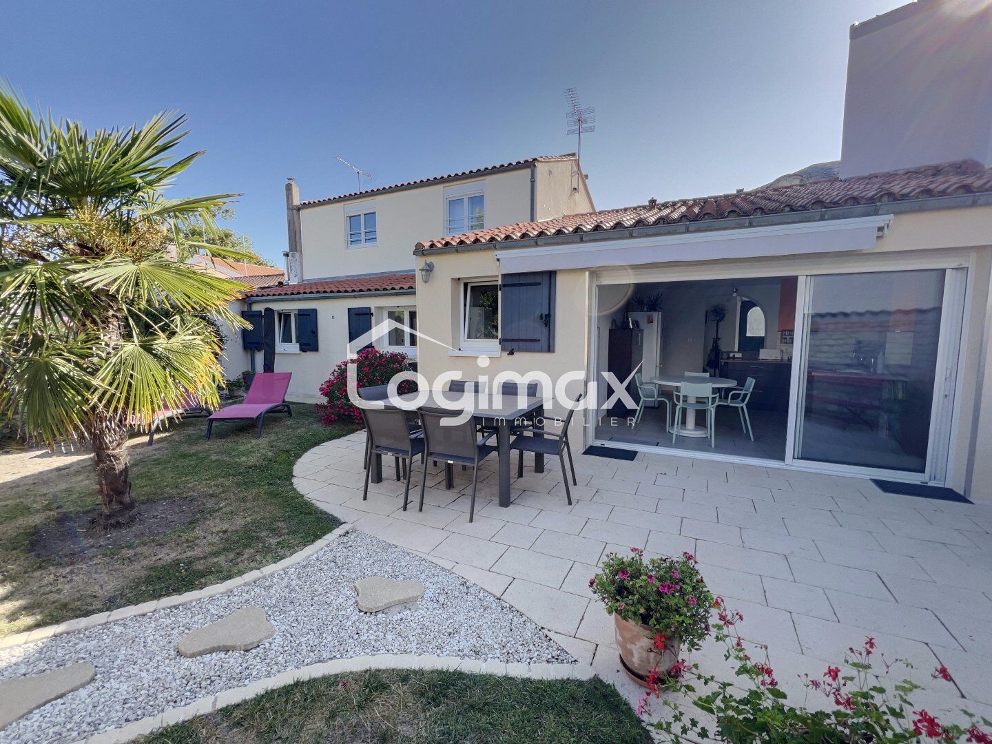 Villa / Maison  T5 à vendre Rochelle (La) 17000