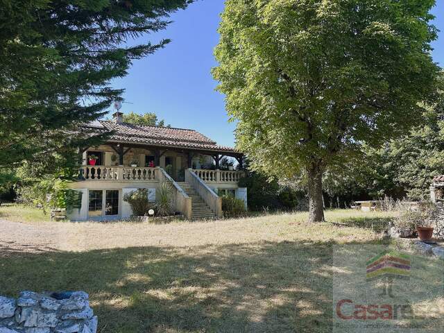 Maison en pierre — photo du bien