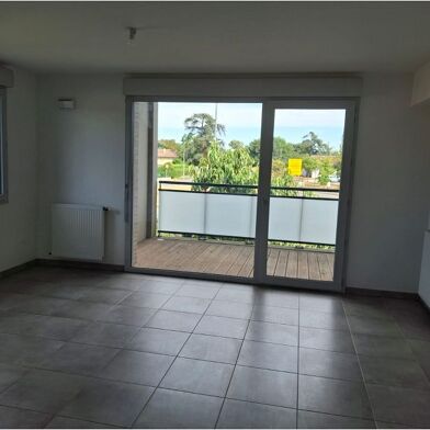 Appartement 3 pièces 700 €