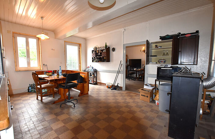 Charmante maison de bourg avec cinq chambres et dépendances sur parcelle de 790 m² : — photo 3