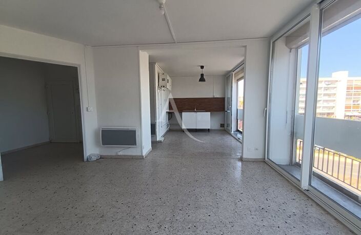 Balaruc Les Bains - Appartement T2 bis de 47M² avec balcons, cave et garage fermé... — photo 5