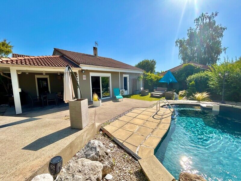 Villa / Maison  T6 à vendre Saint-Jean-de-Muzols 07300