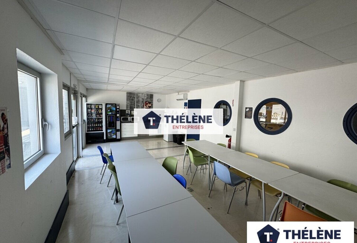 BUREAUX à LOUER — photo 1