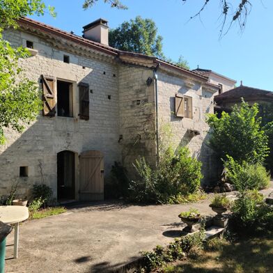 Maison 18 pièces 610000 €