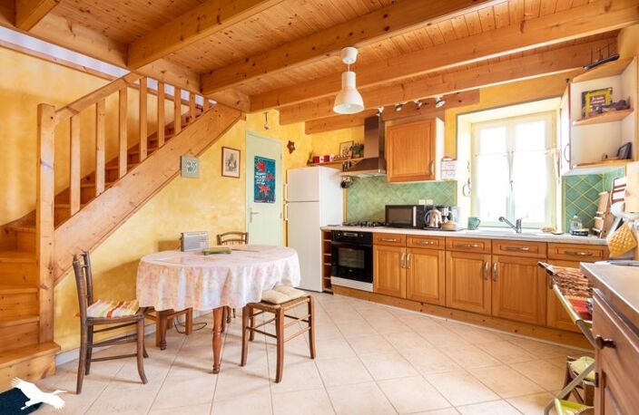 Maison en pierre de 3 pièces principales — photo 3
