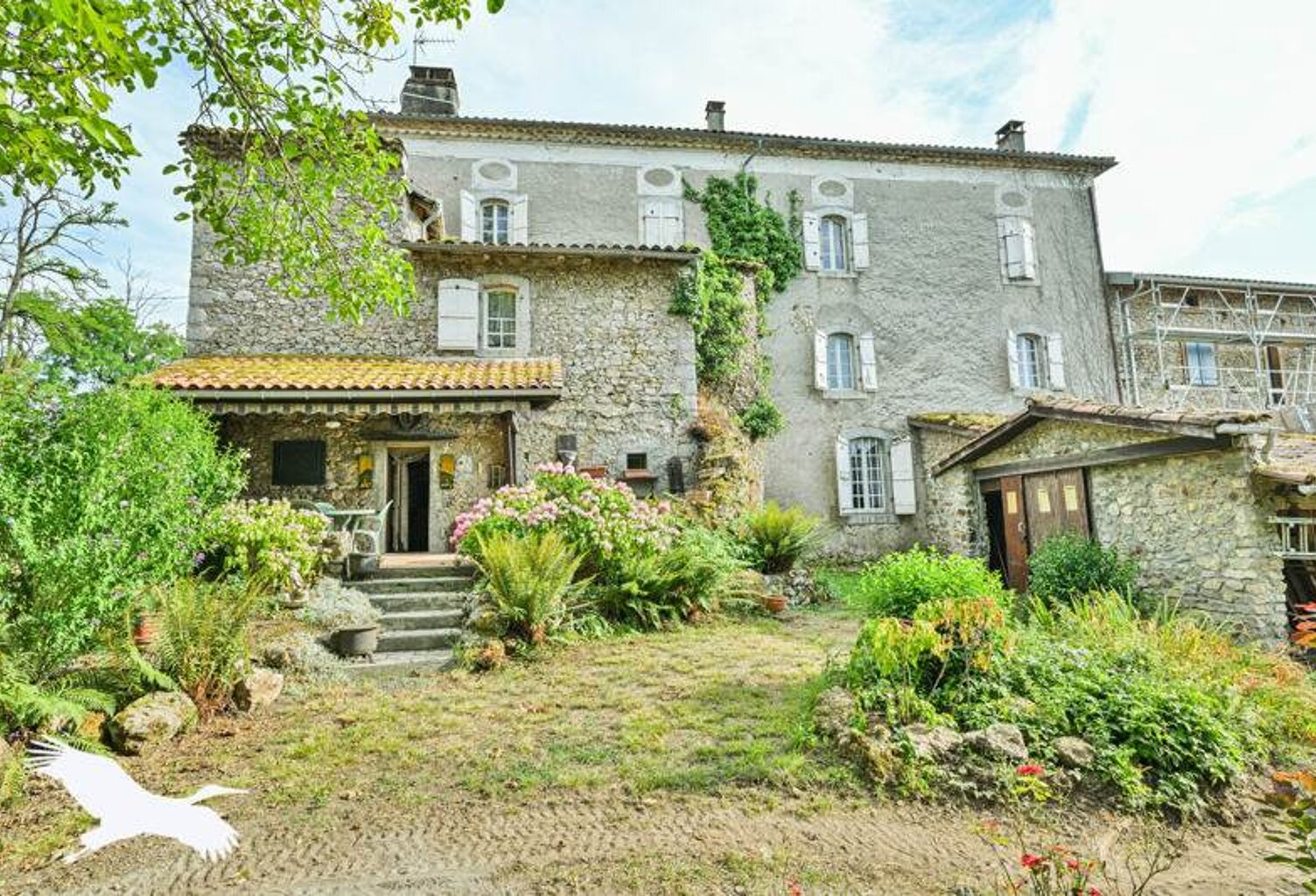 Maison en pierre de 10 pièces principales — photo 1