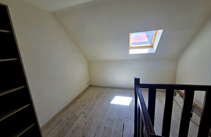 Charmante Maison de Village avec 3 Appartements - Proche Bar — photo 5