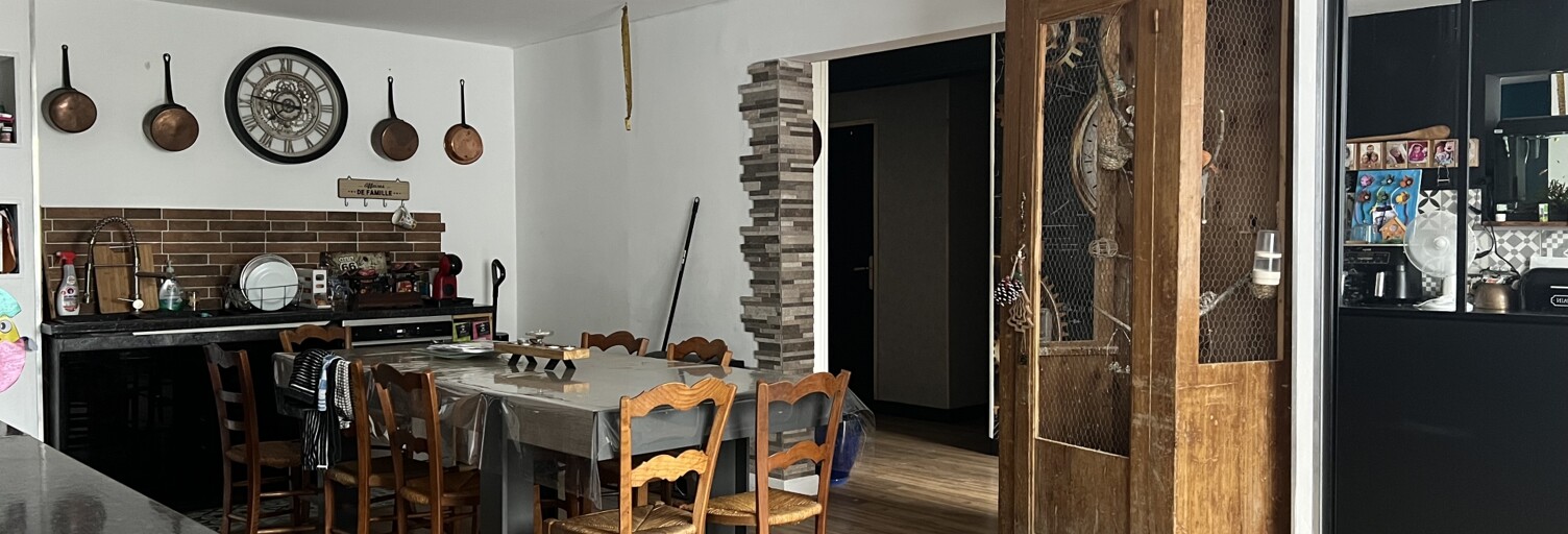 Maison 9 Pièces 244 m² à vendre à Bernay-Saint-Martin (17330)