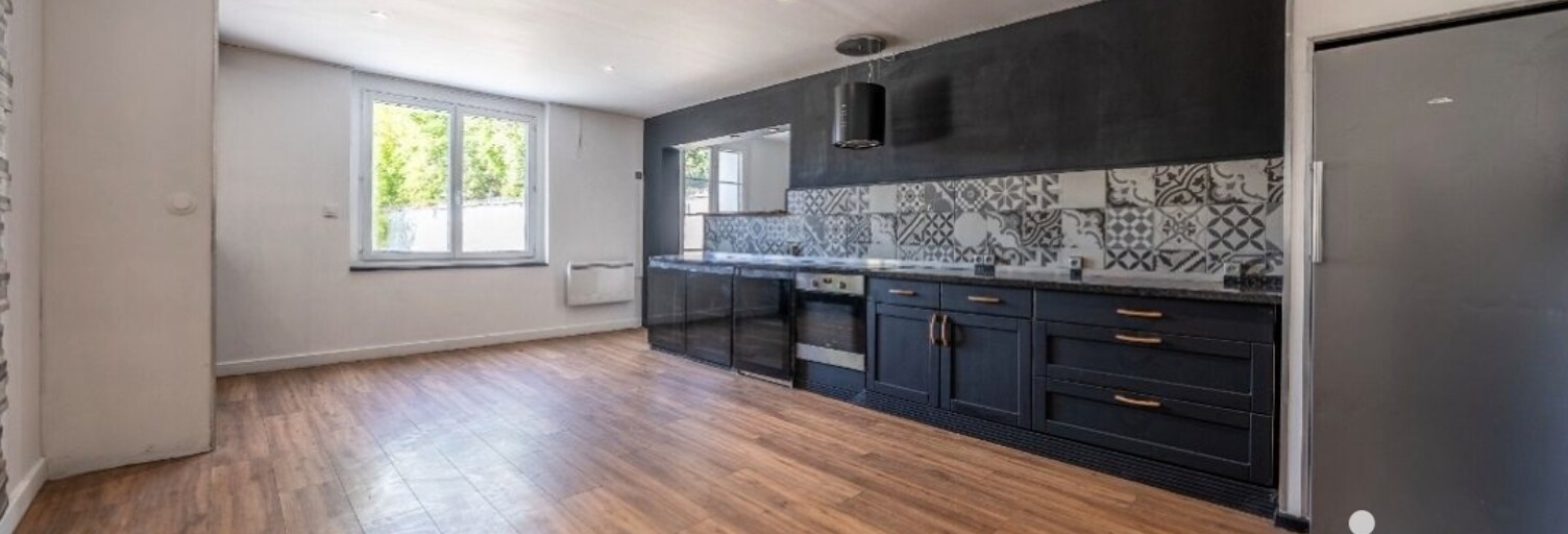 Maison 9 Pièces 244 m² à vendre à Bernay-Saint-Martin (17330)