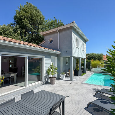 Maison 5 pièces 399000 €