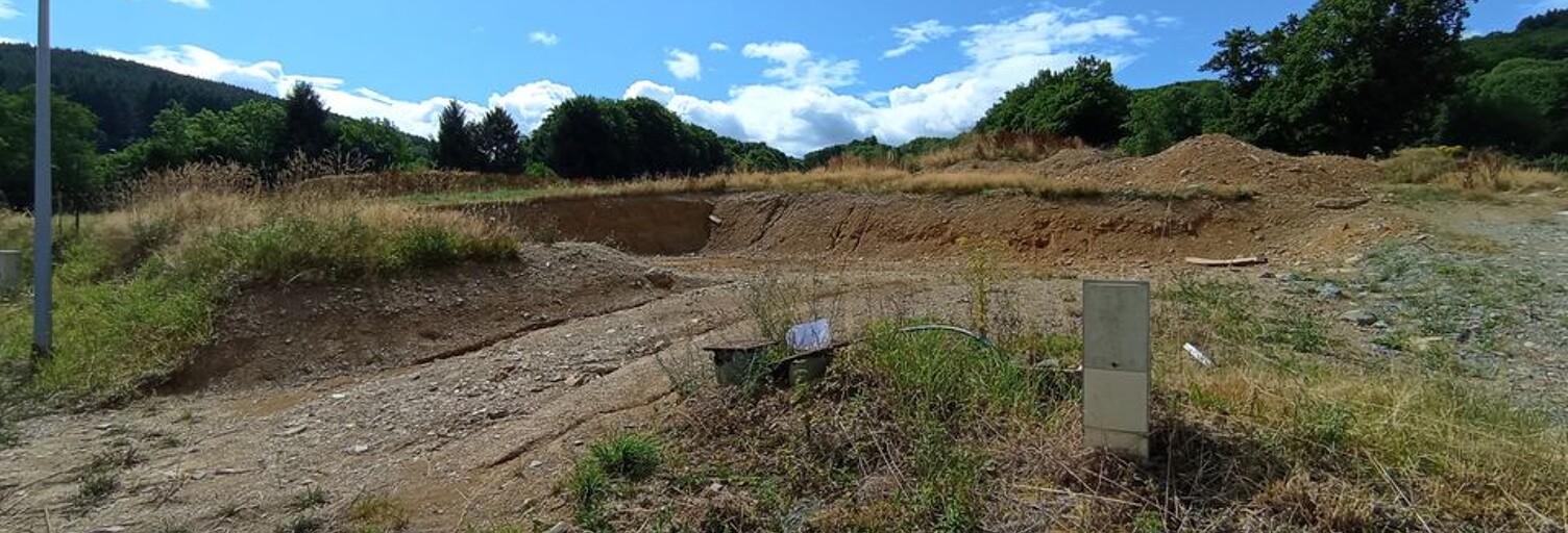 Terrain  1241 m² à vendre à Ferrières-sur-Sichon (03250)