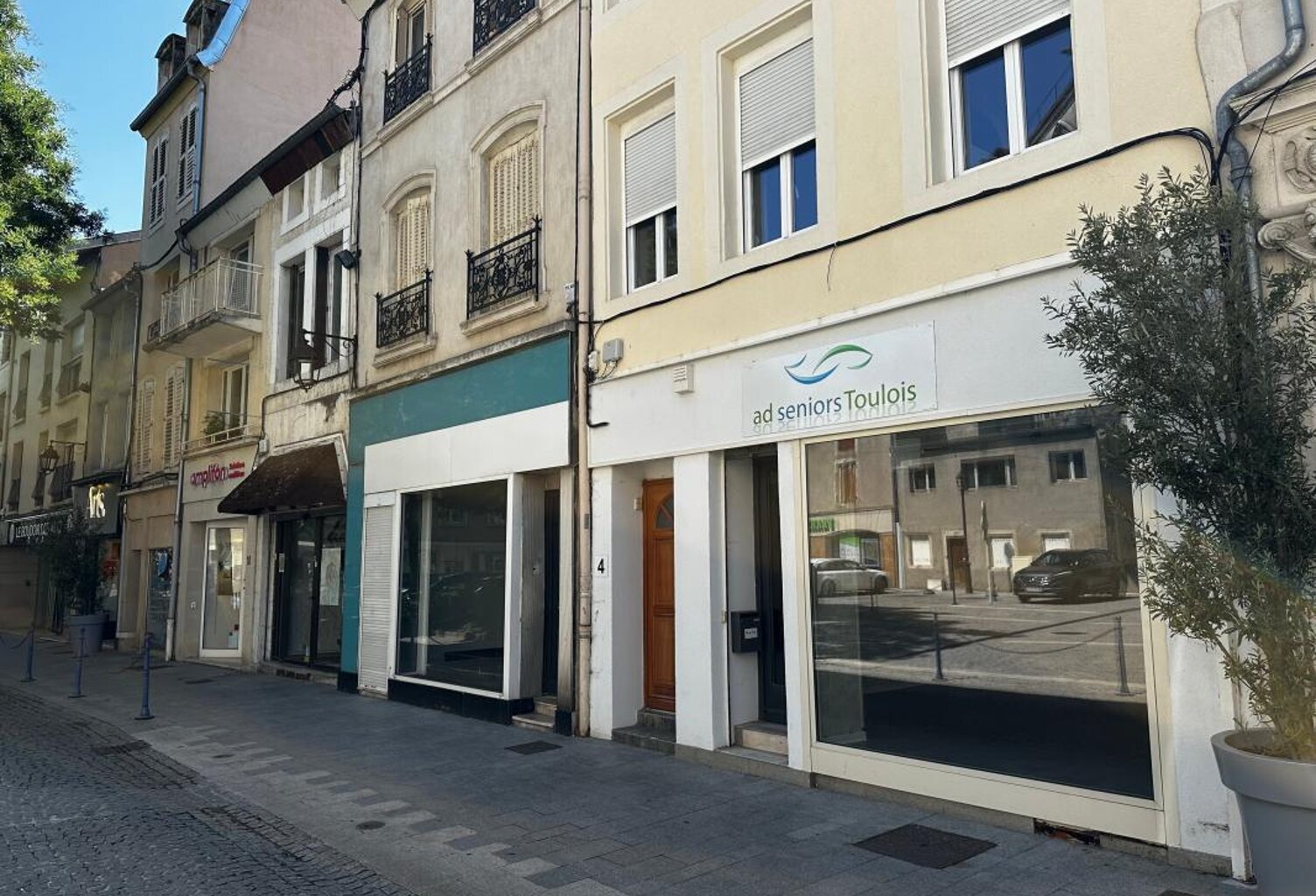 Bien Commercial À Louer — photo 1