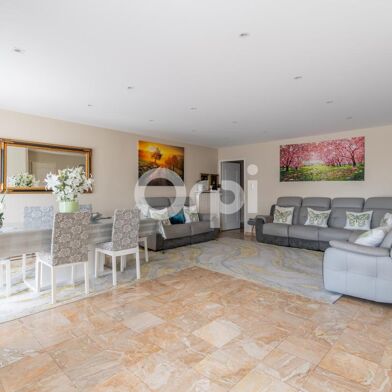 Appartement 5 pièces 245000 €